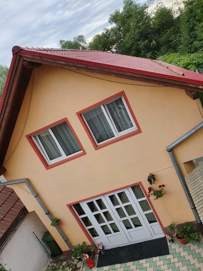 Casa Lucky Hotel Rîşnov Luaran gambar